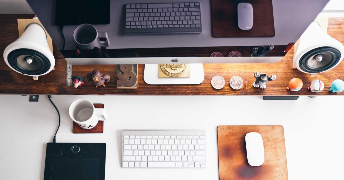 AI vs Human Writers: Complete Comparison Guide